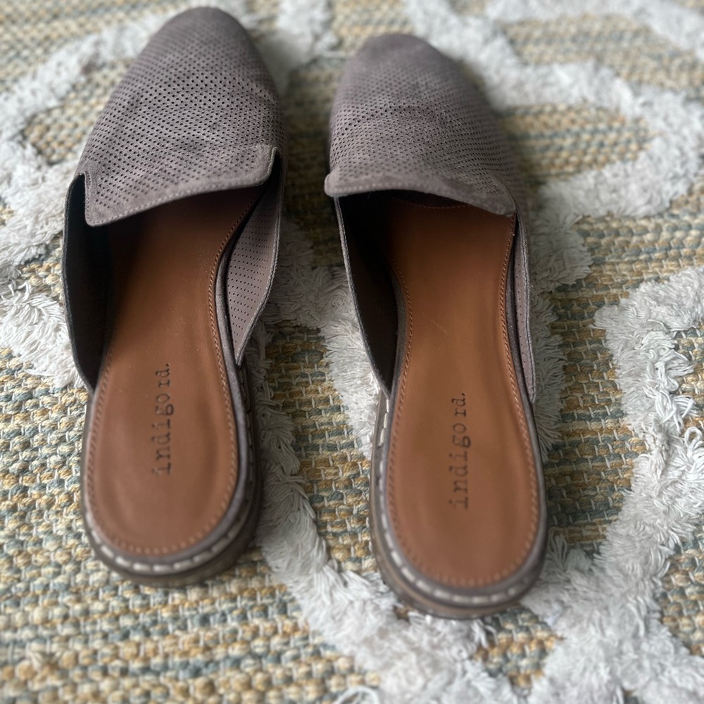 Indigo Road slip on mules - size 9, taupe